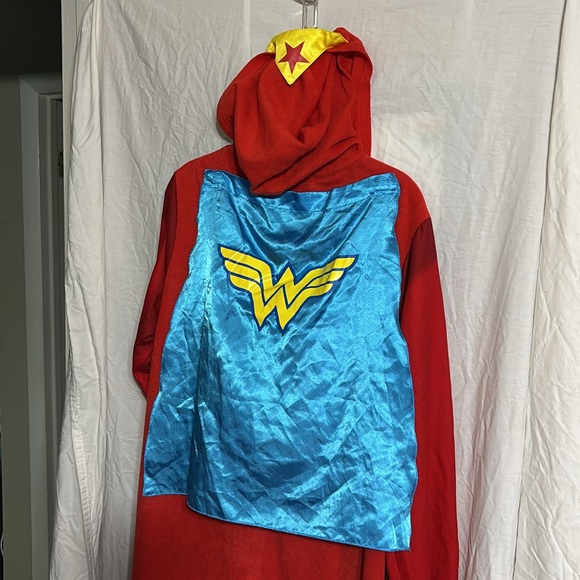 Wonder Woman Onesie with cape and hood/crown - Picture 2 of 5